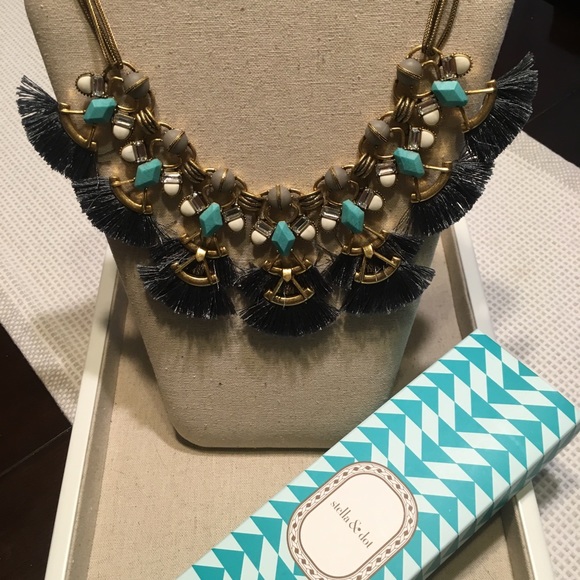 Stella and Dot Lotus Tassel necklace - Picture 3 of 3